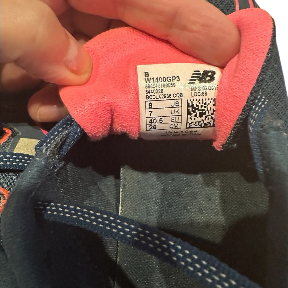 Final Price! New Balance Women's Racing Shoes - Navy and Pink size 9 - Picture 5 of 5